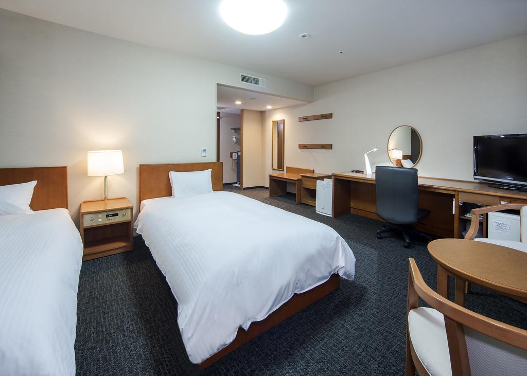 Daiwa Roynet Hotel Toyama Station Rum bild